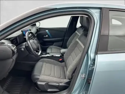 Photo 10 Citroën C4 e- 136 ch Automatique