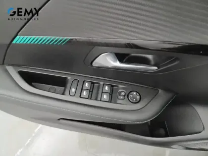 Photo 56 Peugeot 208  Electrique 50 kWh 136ch