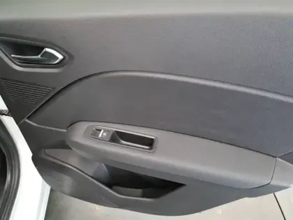 Photo 22 Renault Captur  TCe 140 - 21