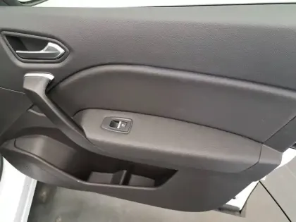 Photo 24 Renault Captur  TCe 140 - 21