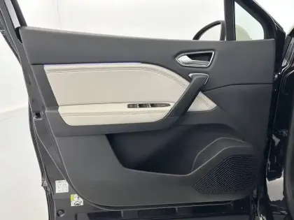 Photo 37 Renault Captur  E-Tech Plug-in 160