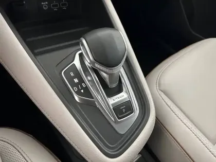 Photo 39 Renault Captur  E-Tech Plug-in 160