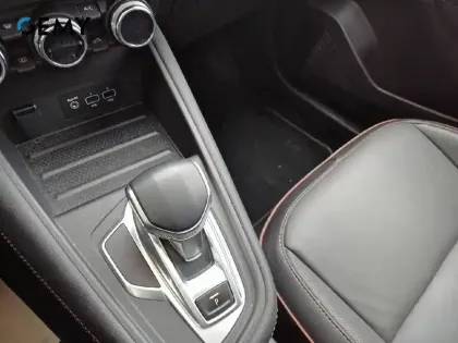 Photo 14 Renault Captur Gén. II (HJB) Ph1 NG Iconic 5