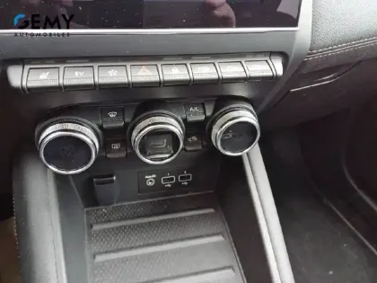 Photo 49 Renault Captur  E-Tech full hybrid 145