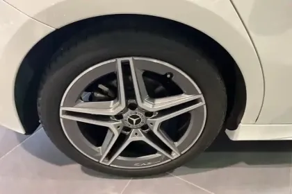 Photo 12 Mercedes Classe A Gén. IV (W177) Ph1 AMG Line 5