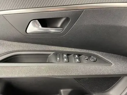 Photo 31 Peugeot 3008 Gén. II Ph2 Style 5