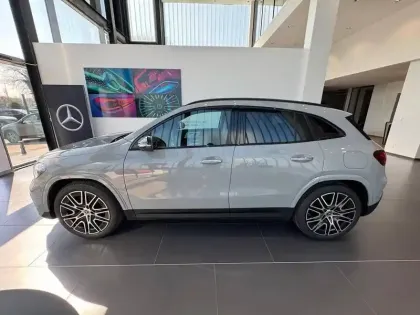 Photo 37 Mercedes GLA  200 d 8G-DCT