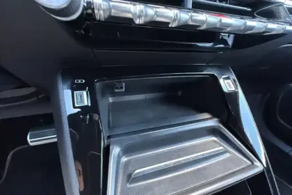 Photo 21 Peugeot 2008 Gén. II Ph2 GT 5