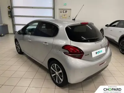 Photo 31 Peugeot 208 Gén. I Ph2 Allure 5