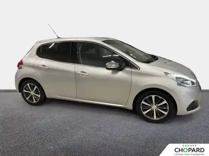 Photo 8 Peugeot 208 Gén. I Ph2 Allure 5