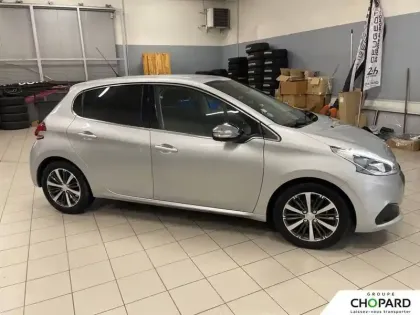 Photo 66 Peugeot 208  1.2 PureTech 110ch S&S EAT6