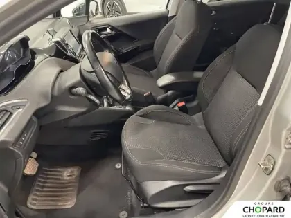 Photo 44 Peugeot 208  1.2 PureTech 110ch S&S EAT6