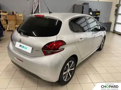 Photo 27 Peugeot 208 Gén. I Ph2 Allure 5