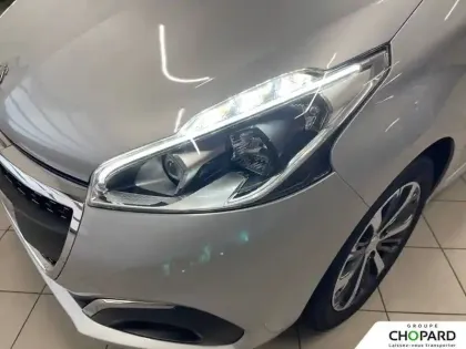 Photo 91 Peugeot 208  1.2 PureTech 110ch S&S EAT6