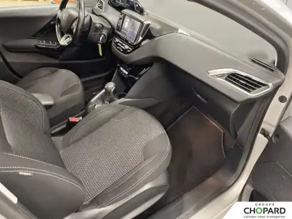 Photo 80 Peugeot 208  1.2 PureTech 110ch S&S EAT6