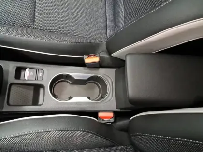 Photo 34 Renault Captur  E-Tech full hybrid 145