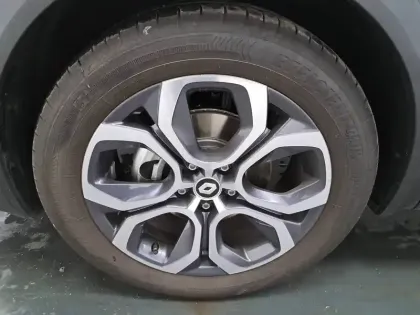 Photo 16 Renault Captur  E-Tech full hybrid 145