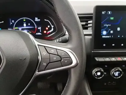 Photo 31 Renault Captur  E-Tech full hybrid 145