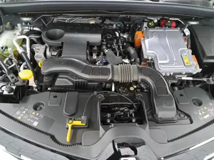 Photo 13 Renault Captur  E-Tech full hybrid 145