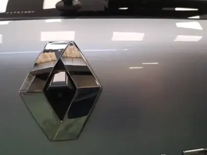 Photo 12 Renault Captur  E-Tech full hybrid 145