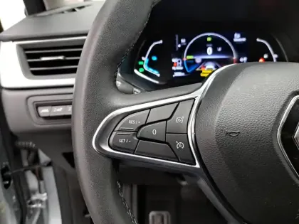 Photo 30 Renault Captur  E-Tech full hybrid 145