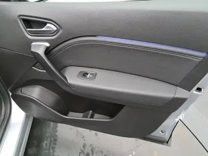 Photo 24 Renault Captur  E-Tech full hybrid 145