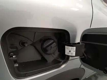 Photo 20 Renault Captur  E-Tech full hybrid 145