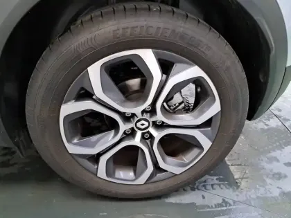 Photo 17 Renault Captur  E-Tech full hybrid 145