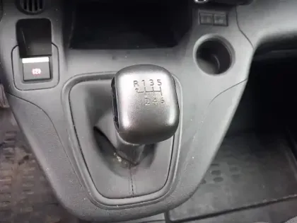 Photo 15 Peugeot Partner  FOURGON STANDARD 650 KG BLUEHDI 100 S&S BVM6