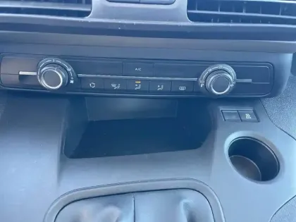 Photo 71 Peugeot Rifter  Standard BlueHDi 100 S&S BVM6