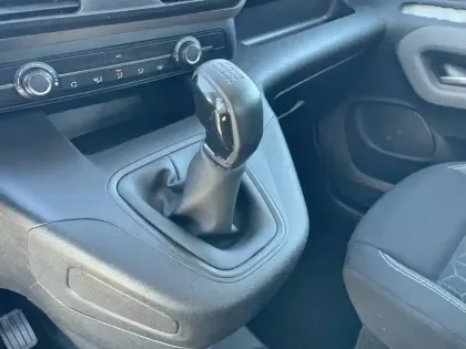 Photo 44 Peugeot Rifter  Standard BlueHDi 100 S&S BVM6