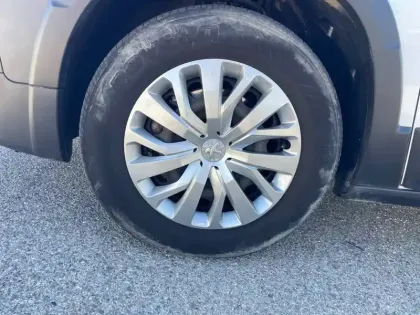 Photo 33 Peugeot Rifter  Standard BlueHDi 100 S&S BVM6