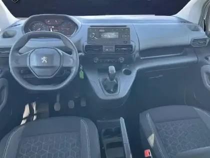 Photo 62 Peugeot Rifter  Standard BlueHDi 100 S&S BVM6