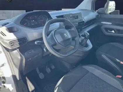 Photo 41 Peugeot Rifter  Standard BlueHDi 100 S&S BVM6