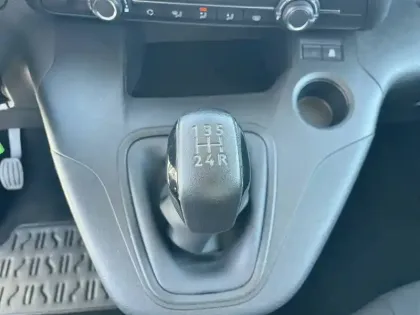 Photo 45 Peugeot Rifter  Standard BlueHDi 100 S&S BVM6