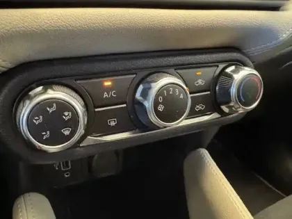 Photo 27 Nissan Micra  IG-T 92 Xtronic