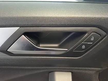 Photo 16 Volkswagen T-roc  1.0 TSI 110 Start/Stop BVM6