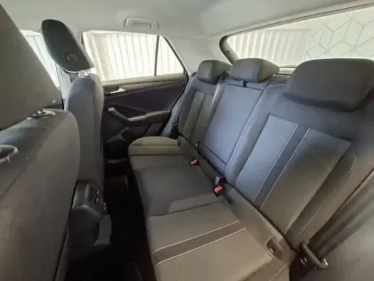 Photo 21 Volkswagen T-roc  1.0 TSI 110 Start/Stop BVM6