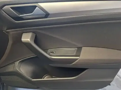 Photo 29 Volkswagen T-roc  1.0 TSI 110 Start/Stop BVM6