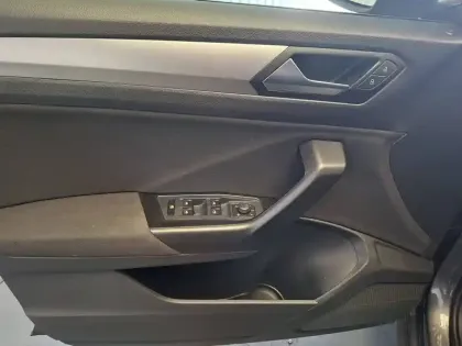 Photo 14 Volkswagen T-roc  1.0 TSI 110 Start/Stop BVM6