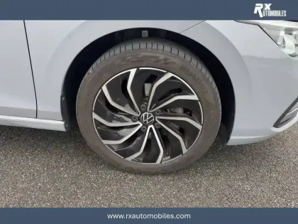 Photo 15 Volkswagen Golf Gén. VIII Ph1 Active 5