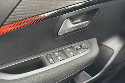 Photo 21 Peugeot 208 Gén. II Ph1 NG Active Business 5