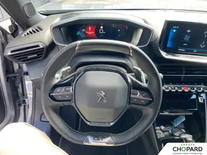 Photo 16 Peugeot 2008  PureTech 130 S&S EAT8