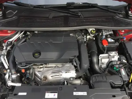 Photo 24 Peugeot 308 Gén. III Ph1 GT 5