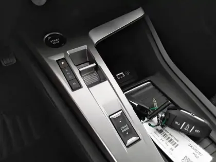 Photo 35 Peugeot 308  SW Hybrid 145 e-DCS6