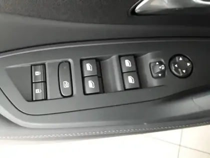 Photo 19 Peugeot 308  SW Hybrid 145 e-DCS6