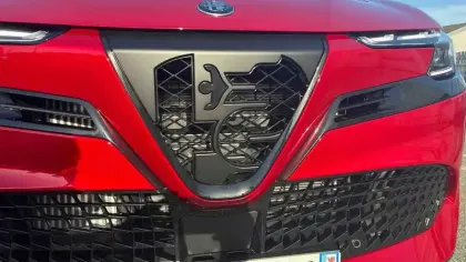 Photo 23 Alfa Romeo Junior  1.2 Ibrida 145 ch e-DCT6