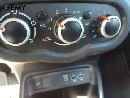 Photo 14 Renault Twingo  III SCe 75 - 20