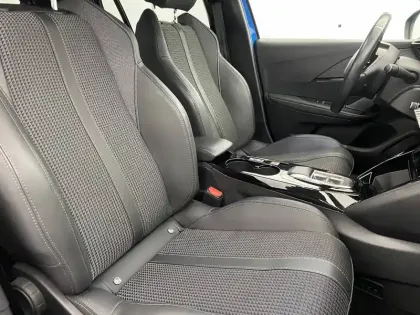 Photo 26 Peugeot 208 Gén. II Ph1 NG GT 5