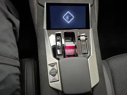 Photo 47 DS DS 4  Hybride E-Tense 225 EAT8